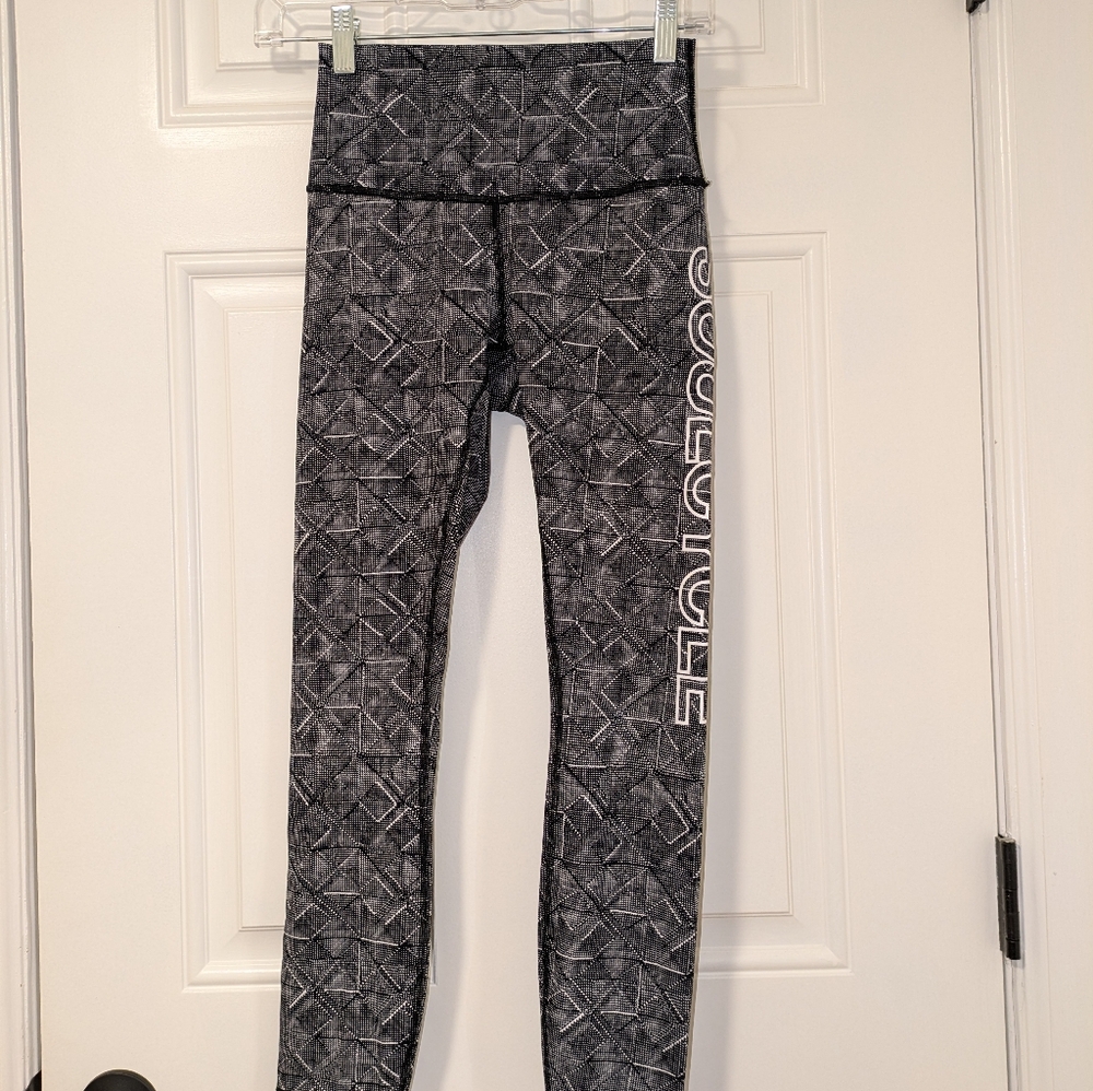 ❤️ Lululemon SoulCycle Leggings Black White 4